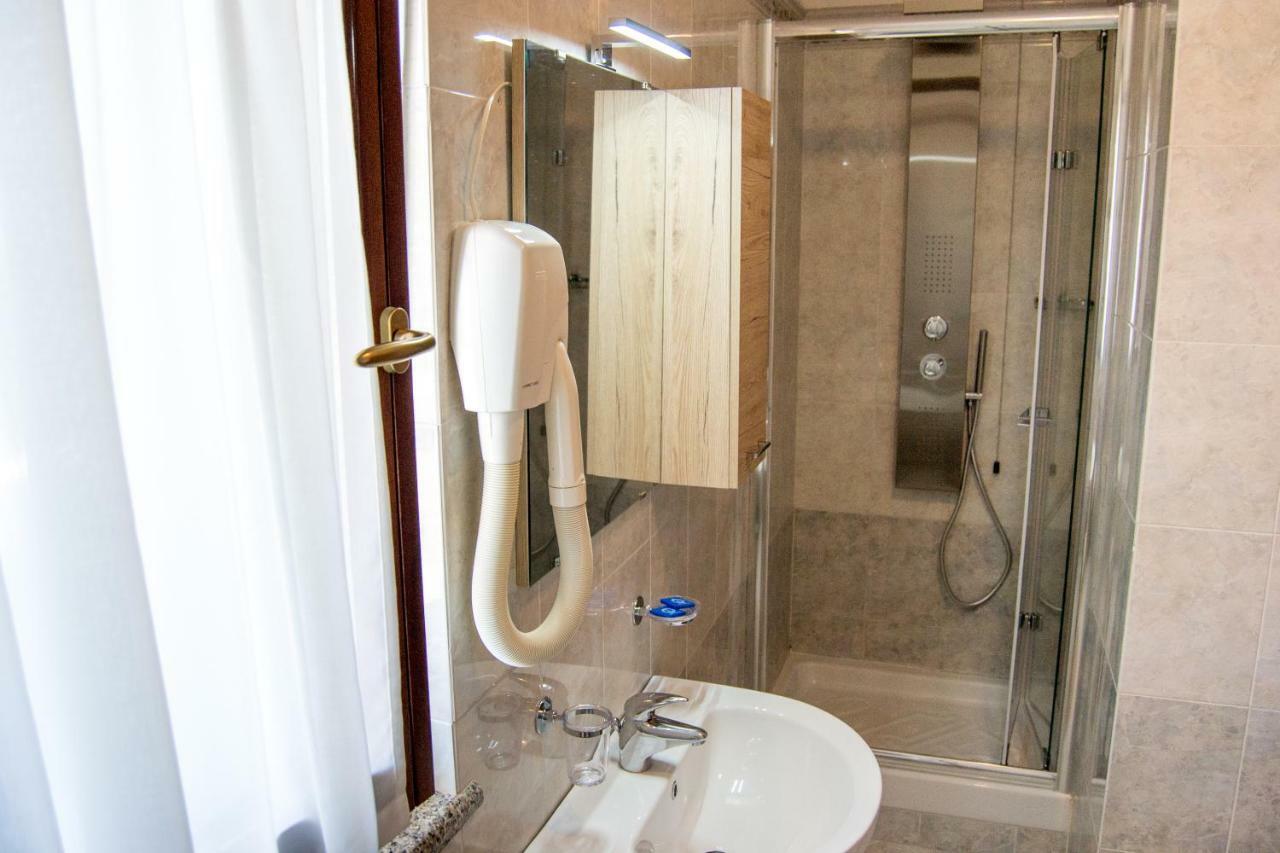Montesilvano Marina Hotel D'Atri מראה חיצוני תמונה